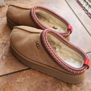 UGG Tasman Platform Size 8US/9EU